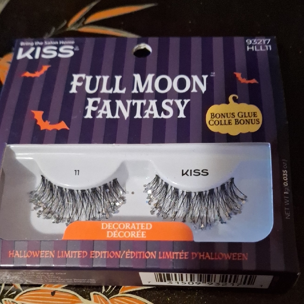 KISS Full Moon Fantasy Decorative Eyelashes Sparkles Nwt